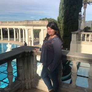 Meet your Posher, Connie